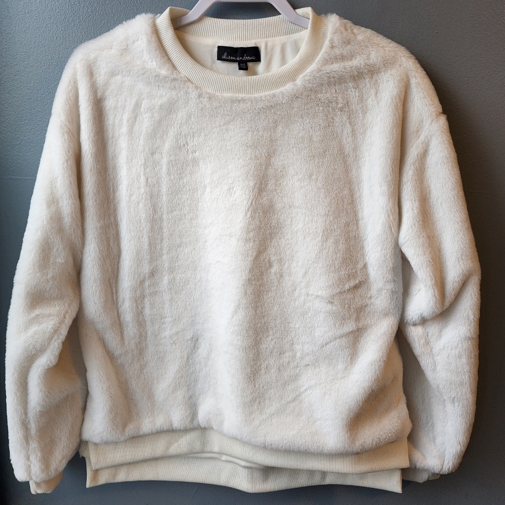 Alison Andrews Women's Crew Neck Faux Fur Sweatshirt